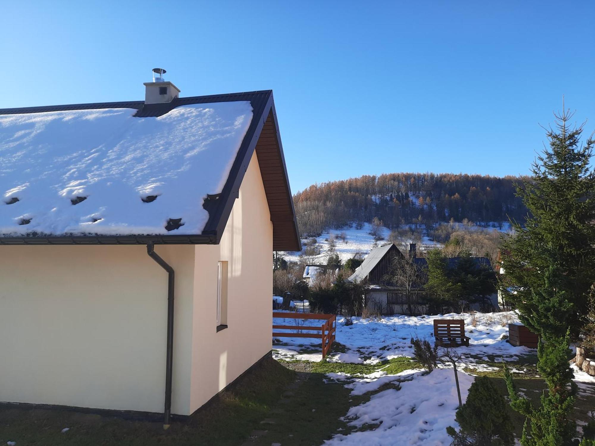 Brzoskwiniowy Domek Ustrzyki Dolne Exterior photo